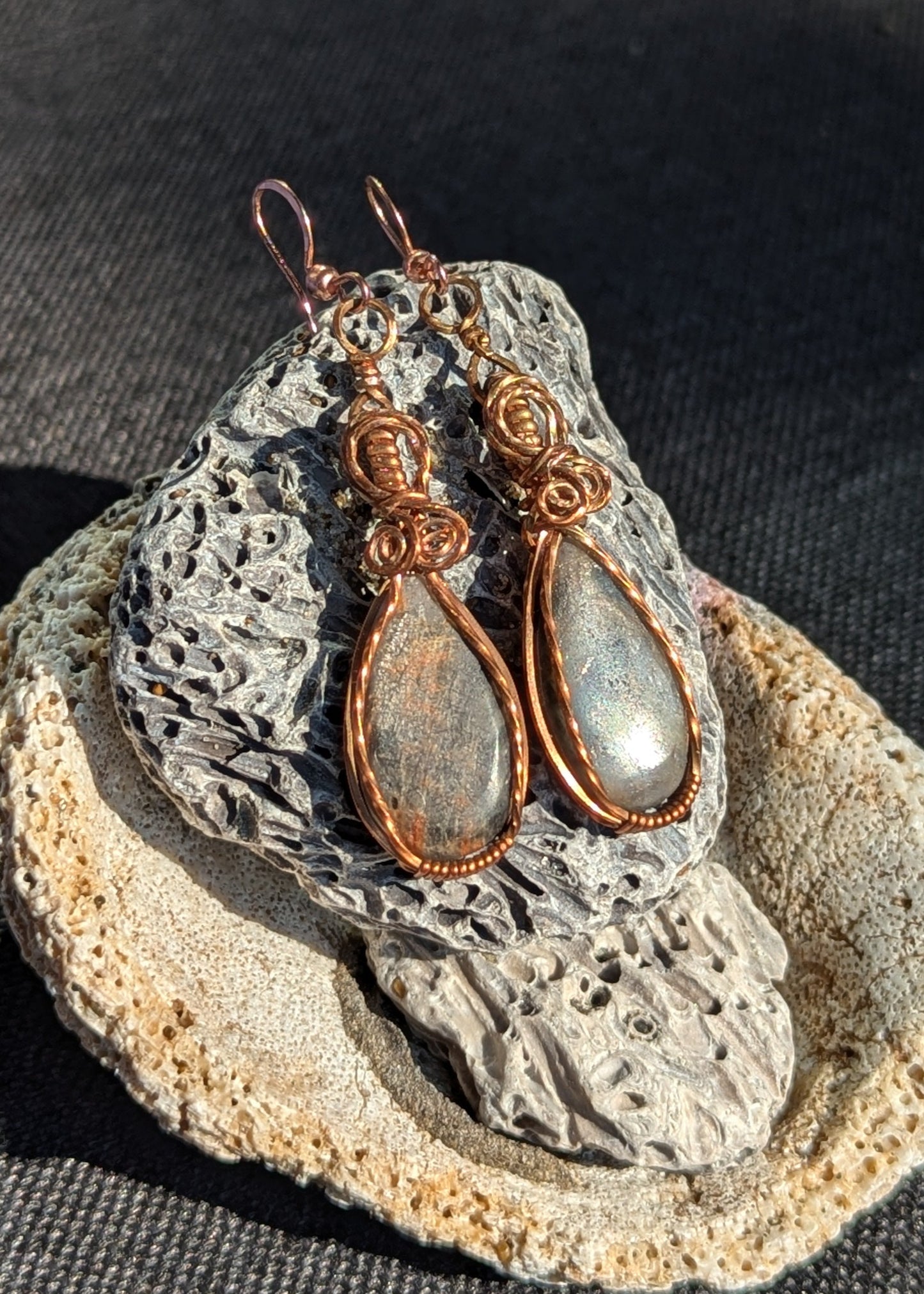 Sapphire corundum copper earrings